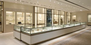 Glass Display Cases vs. Open Racks: Which Fixture Suits Your Products Best?